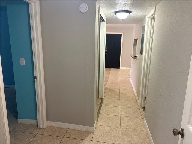 910 LAKE DESTINY ROAD B, Altamonte Springs, FL 32714