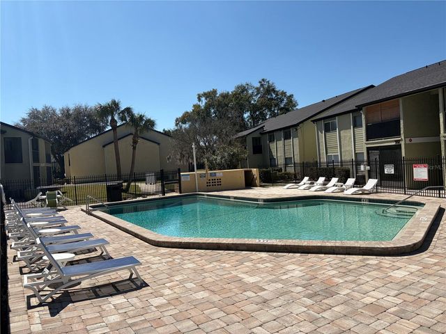 910 LAKE DESTINY ROAD B, Altamonte Springs, FL 32714