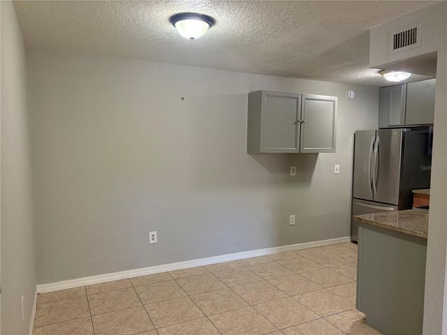 910 LAKE DESTINY ROAD B, Altamonte Springs, FL 32714