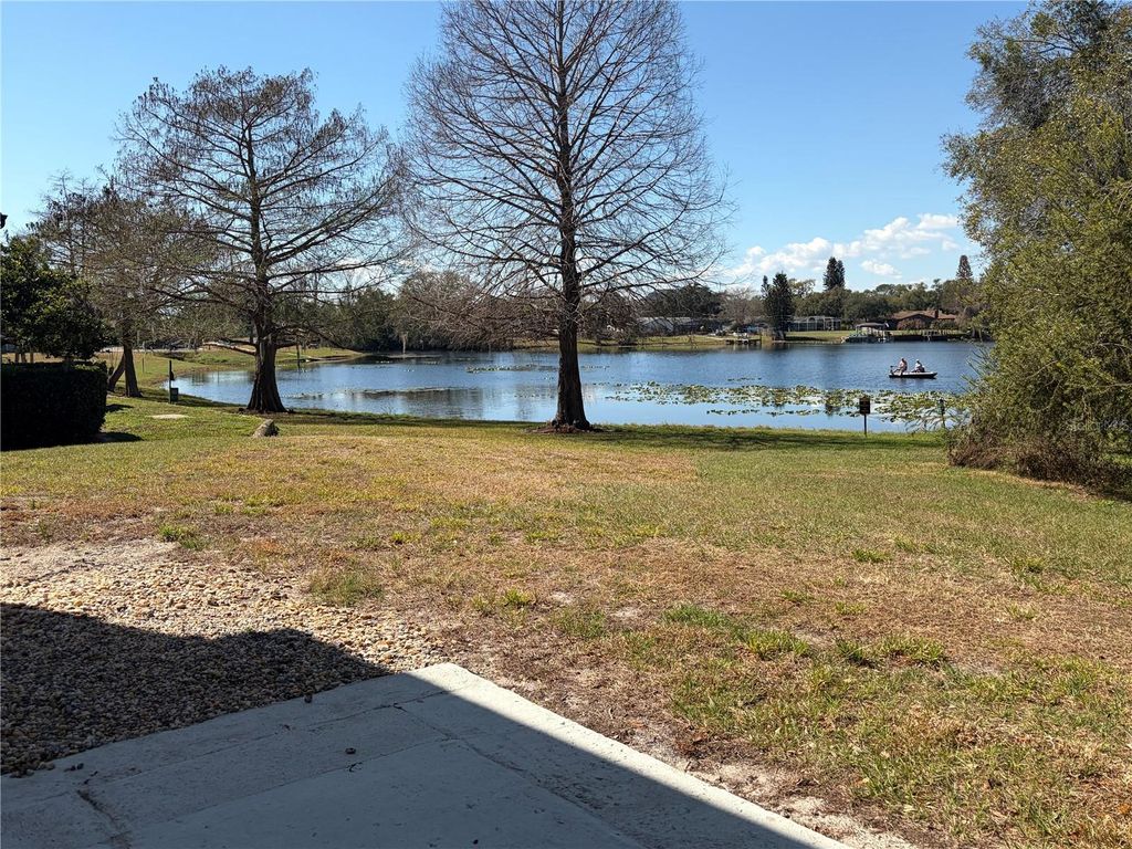 910 LAKE DESTINY ROAD B, Altamonte Springs, FL 32714