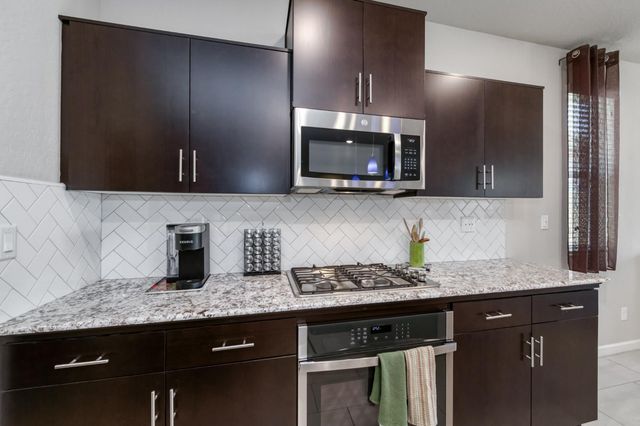 979 Spring Street W, Madera, CA 93636