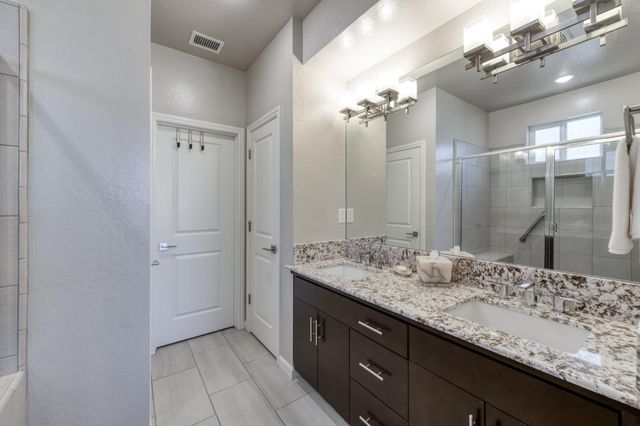 979 Spring Street W, Madera, CA 93636