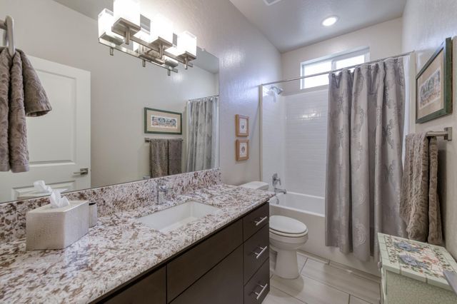 979 Spring Street W, Madera, CA 93636