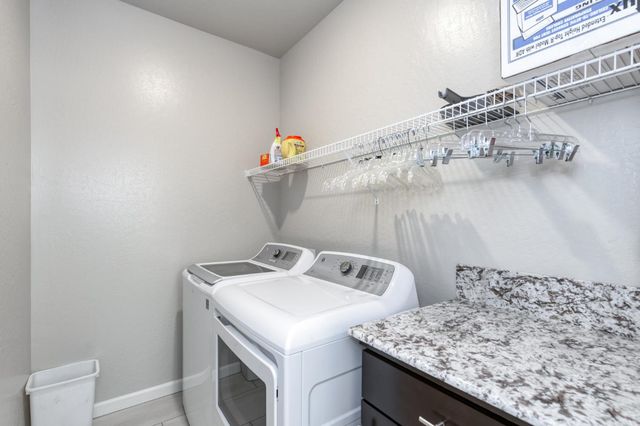 979 Spring Street W, Madera, CA 93636