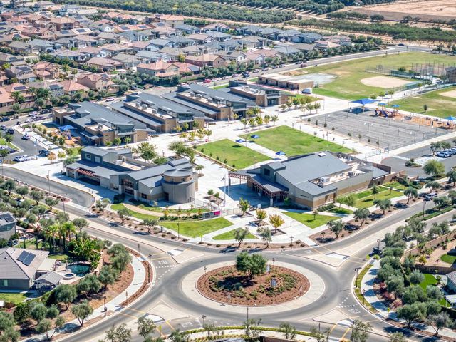 979 Spring Street W, Madera, CA 93636