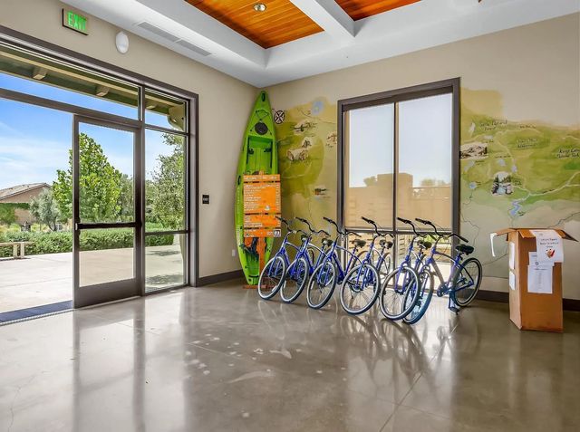 979 Spring Street W, Madera, CA 93636