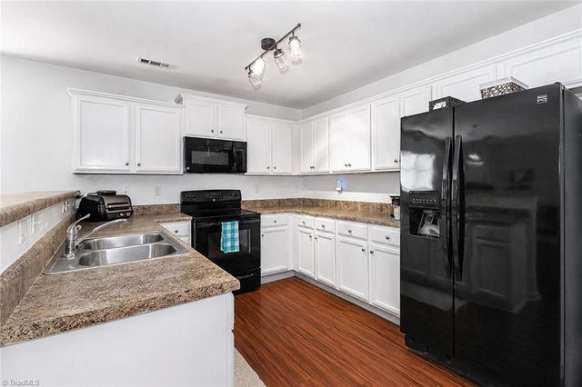 135 Mossy Pond Road, Statesville, NC 28677