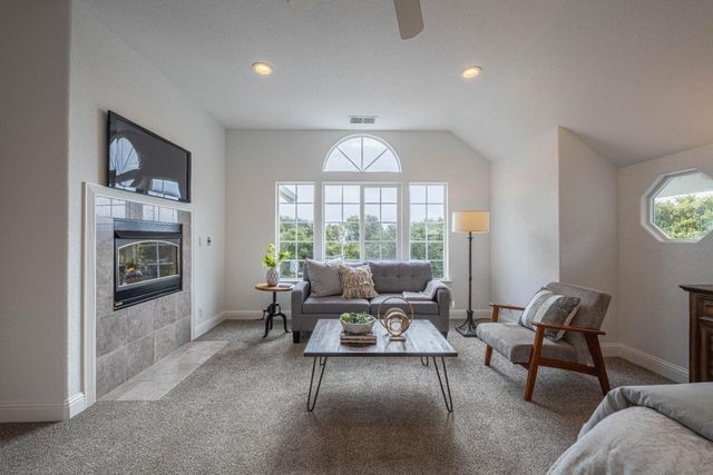 60 Brown Road, San Juan Bautista, CA 95045