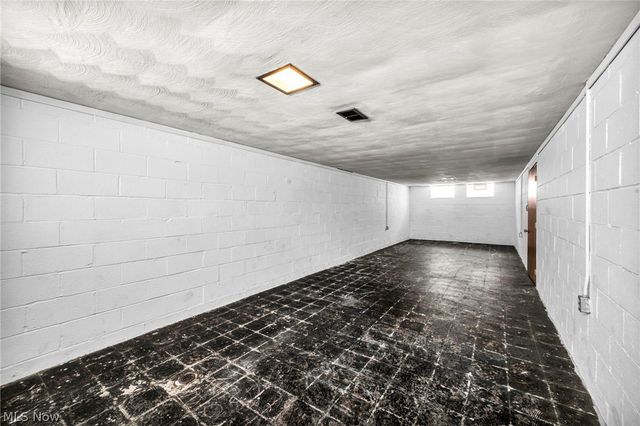 3323 Dellwood Drive, Parma, OH 44134