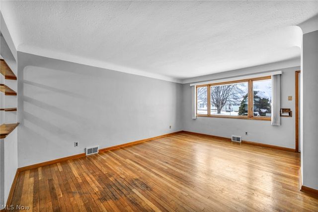 3323 Dellwood Drive, Parma, OH 44134