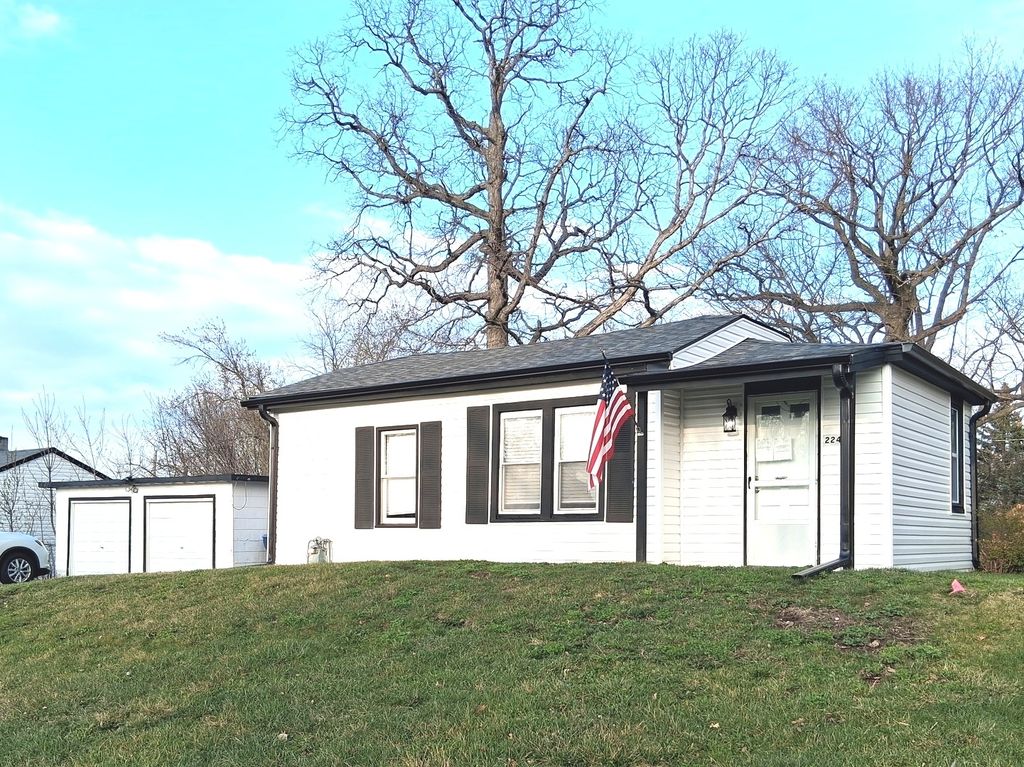 2241 Wallace Avenue, North Chicago, IL 60064