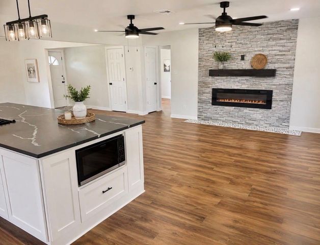 3935 Allen Road, Pearland, TX 77584