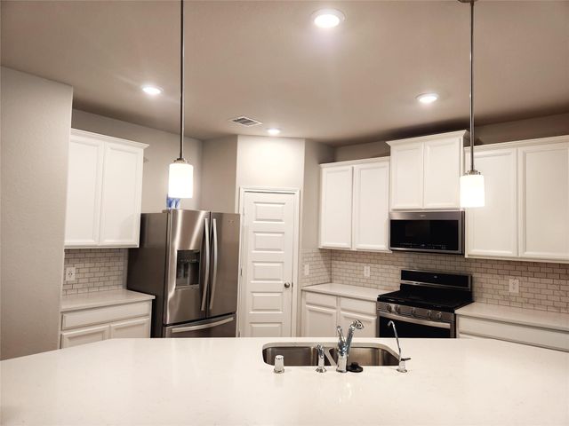 10714 Cliffs View Dr Drive, Rosharon, TX 77583