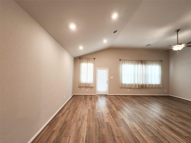 10714 Cliffs View Dr Drive, Rosharon, TX 77583