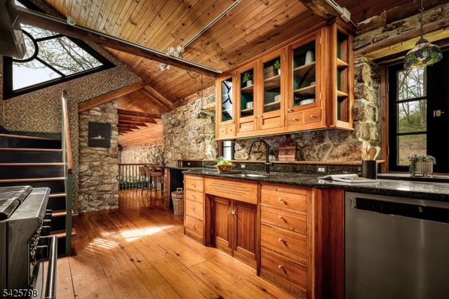 145 Mt Grove Rd, Lebanon Twp., NJ 07830