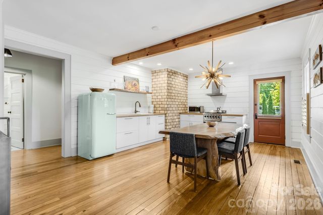 72 Woodlawn Avenue, Asheville, NC 28801
