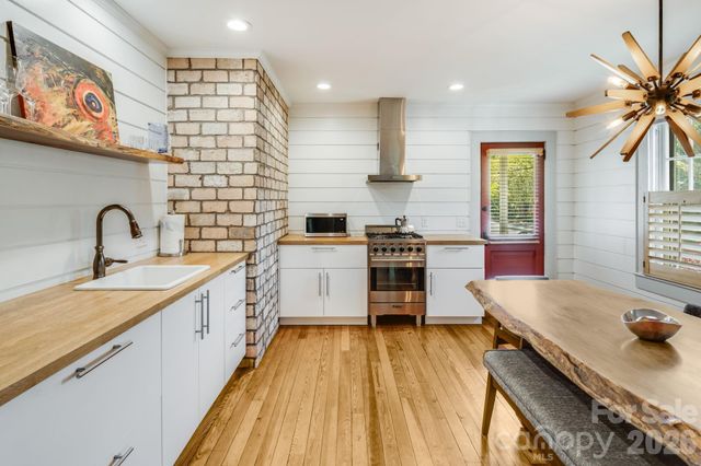 72 Woodlawn Avenue, Asheville, NC 28801