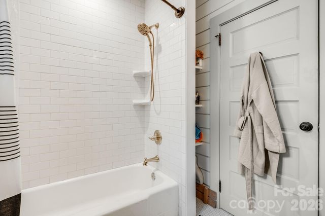 72 Woodlawn Avenue, Asheville, NC 28801
