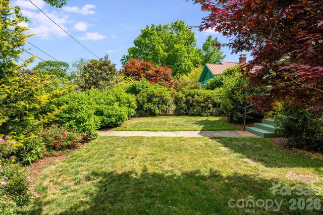 72 Woodlawn Avenue, Asheville, NC 28801