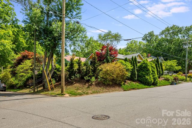 72 Woodlawn Avenue, Asheville, NC 28801