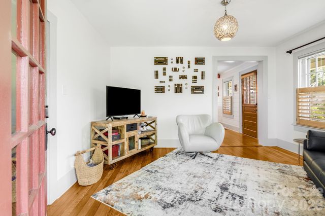72 Woodlawn Avenue, Asheville, NC 28801