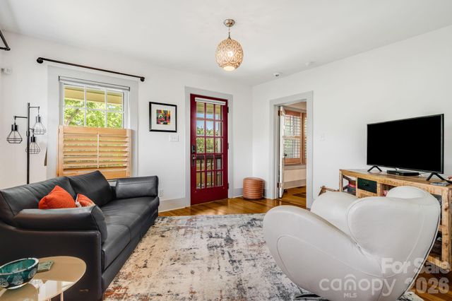 72 Woodlawn Avenue, Asheville, NC 28801