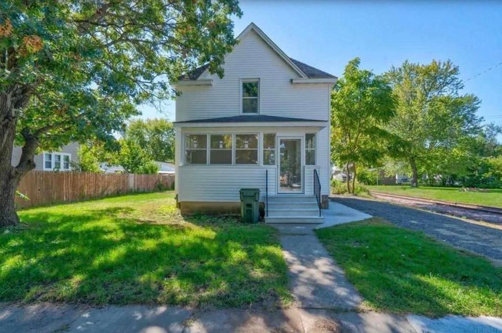 817 Dawson Street, Waterloo, IA 50703