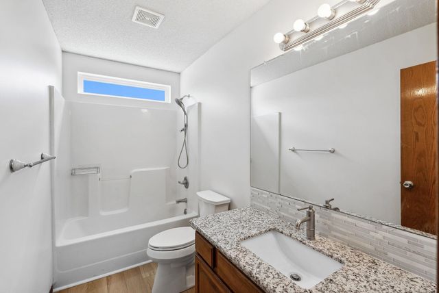 11432 E PINEMEADOW COURT, Wichita, KS 67206