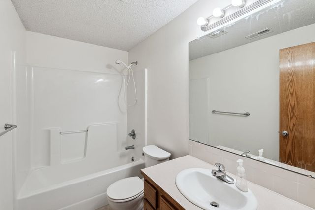 11432 E PINEMEADOW COURT, Wichita, KS 67206