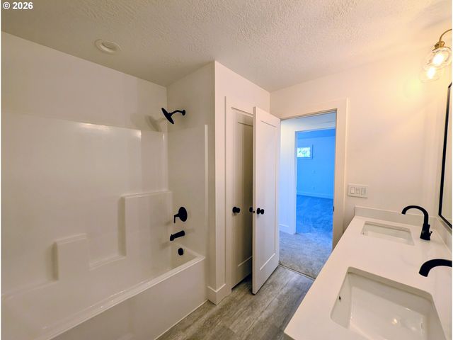5492 Terra Cotta Se, Salem, OR 97306