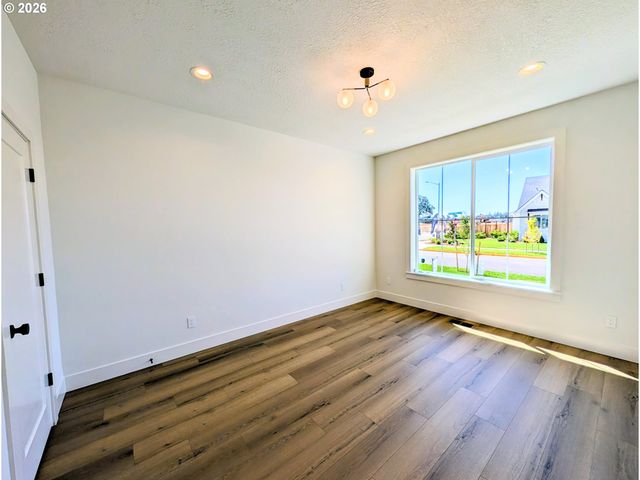 5492 Terra Cotta Se, Salem, OR 97306