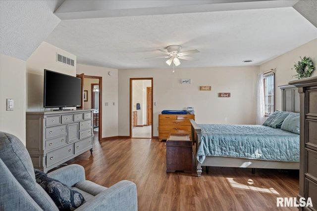 3608 Wittington Court, Springfield, IL 62704