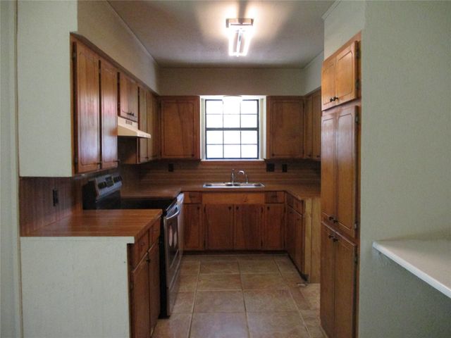 261 AIRPORT Road, Emory, TX 75440