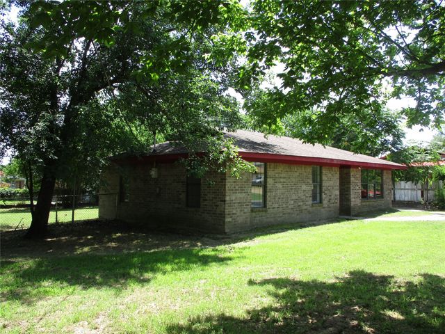 261 AIRPORT Road, Emory, TX 75440