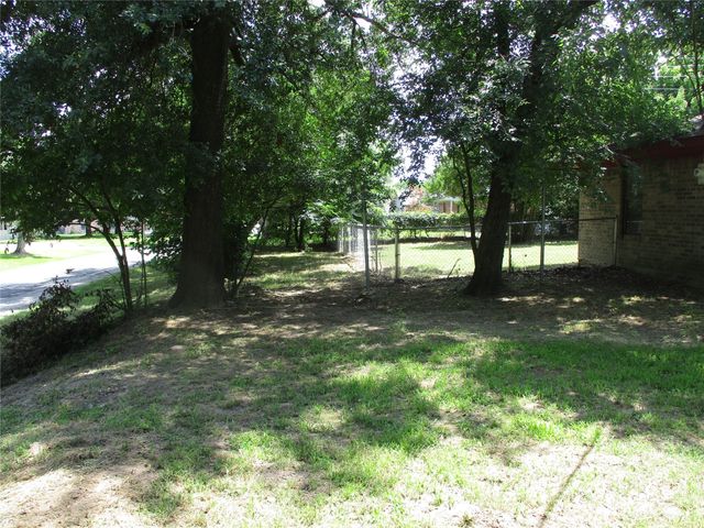 261 AIRPORT Road, Emory, TX 75440