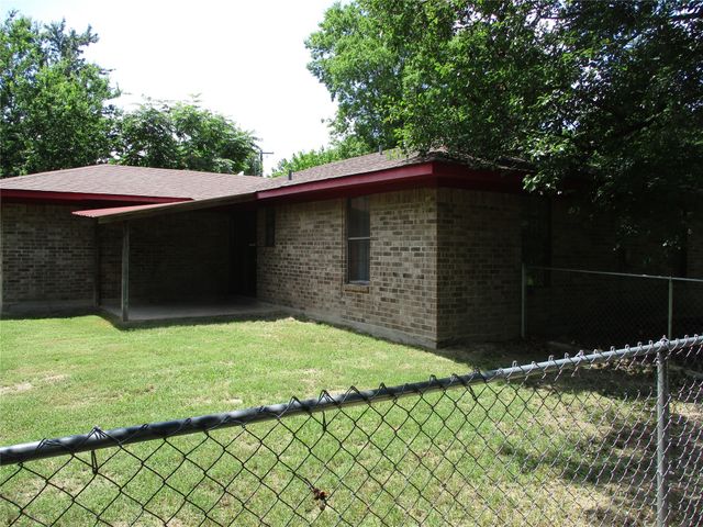 261 AIRPORT Road, Emory, TX 75440