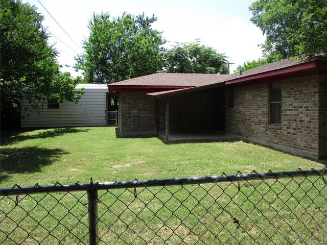 261 AIRPORT Road, Emory, TX 75440