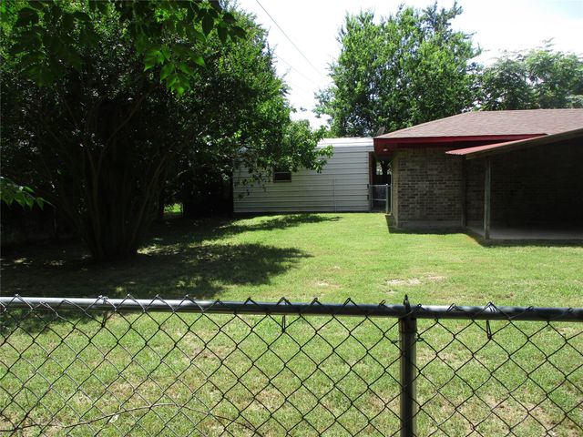 261 AIRPORT Road, Emory, TX 75440