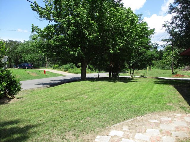 261 AIRPORT Road, Emory, TX 75440