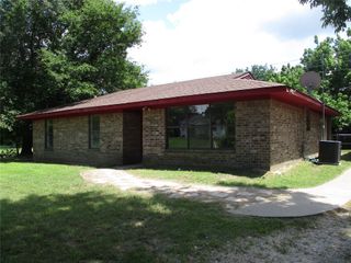 261 AIRPORT Road, Emory, TX 75440