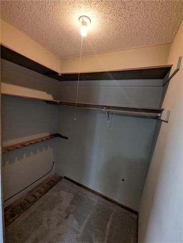 22113 S Fawn Drive, Peculiar, MO 64078