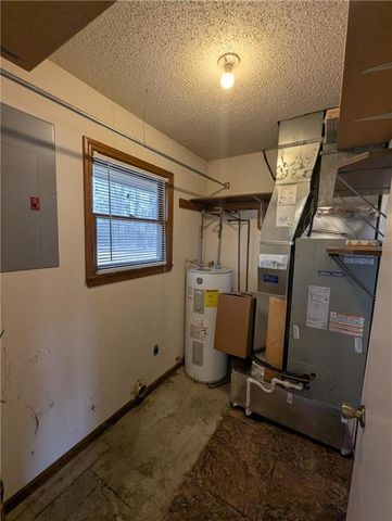 22113 S Fawn Drive, Peculiar, MO 64078