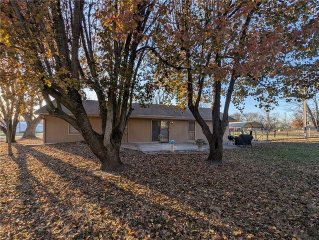 22113 S Fawn Drive, Peculiar, MO 64078