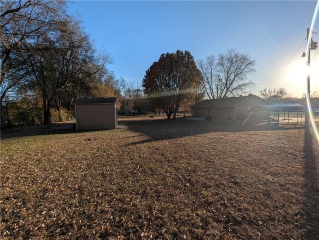 22113 S Fawn Drive, Peculiar, MO 64078