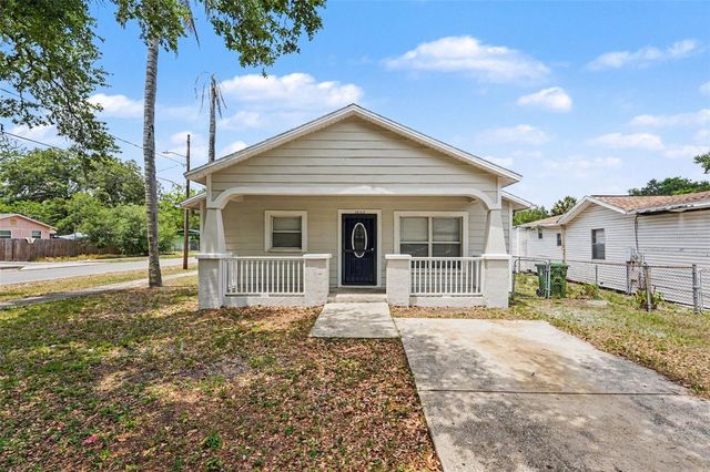 1602 E NORTH BAY STREET, Tampa, FL 33610