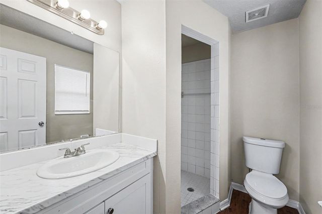 1602 E NORTH BAY STREET, Tampa, FL 33610