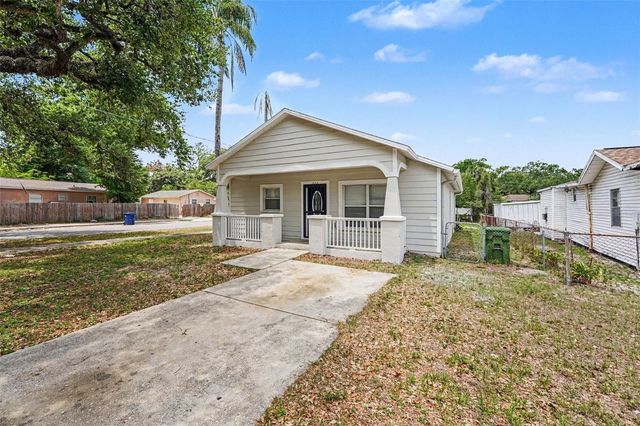1602 E NORTH BAY STREET, Tampa, FL 33610