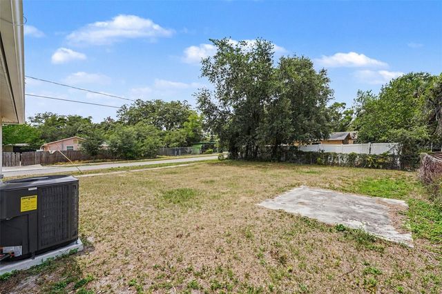1602 E NORTH BAY STREET, Tampa, FL 33610