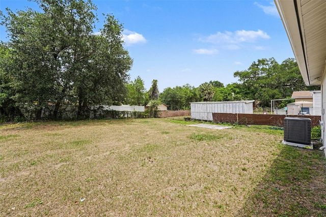 1602 E NORTH BAY STREET, Tampa, FL 33610