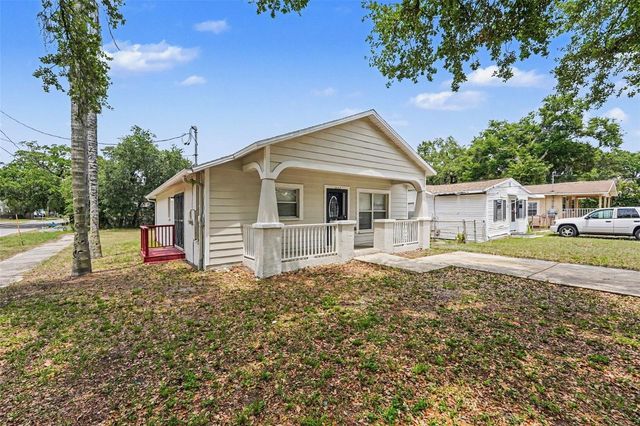 1602 E NORTH BAY STREET, Tampa, FL 33610